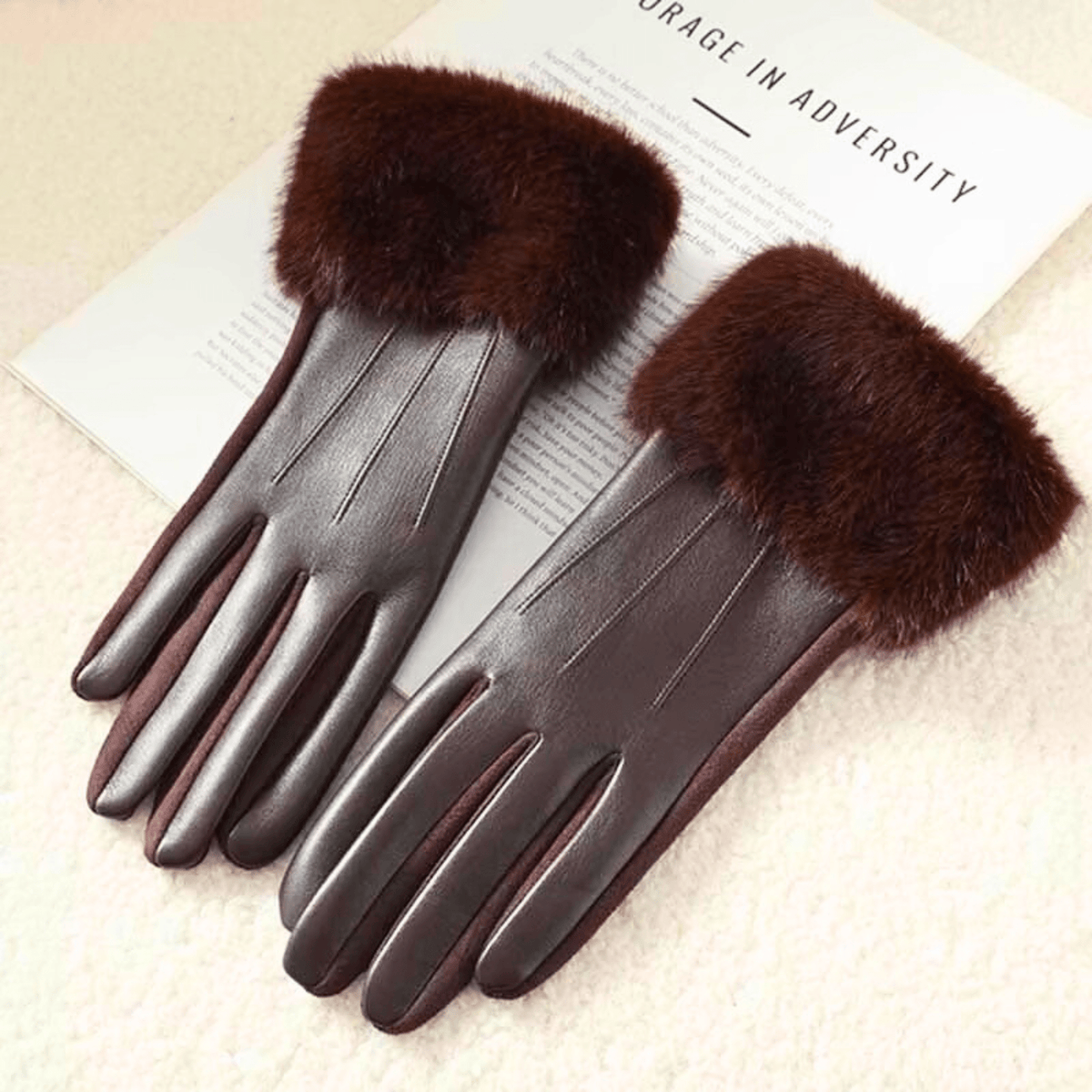 The Valeria Glove