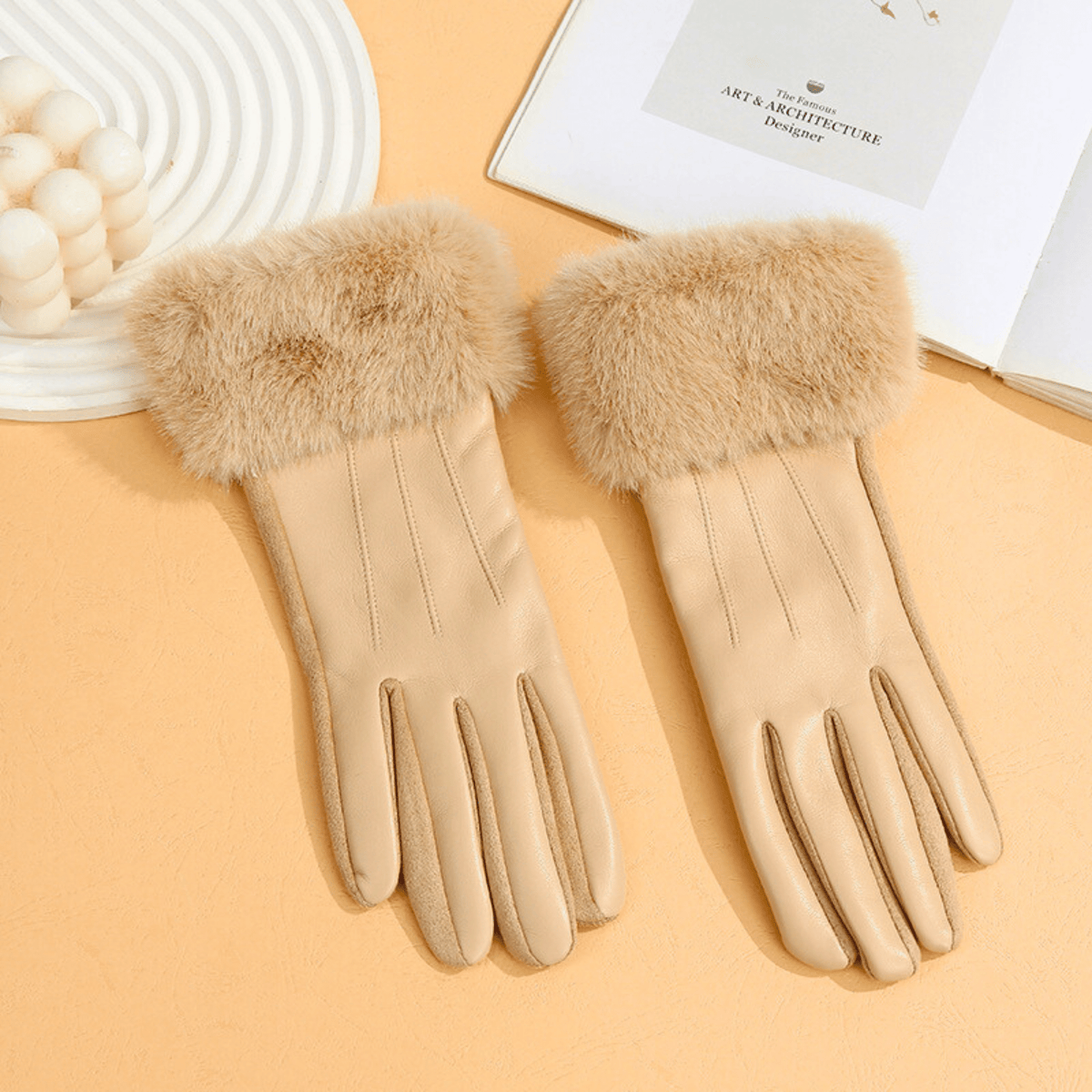 The Valeria Glove
