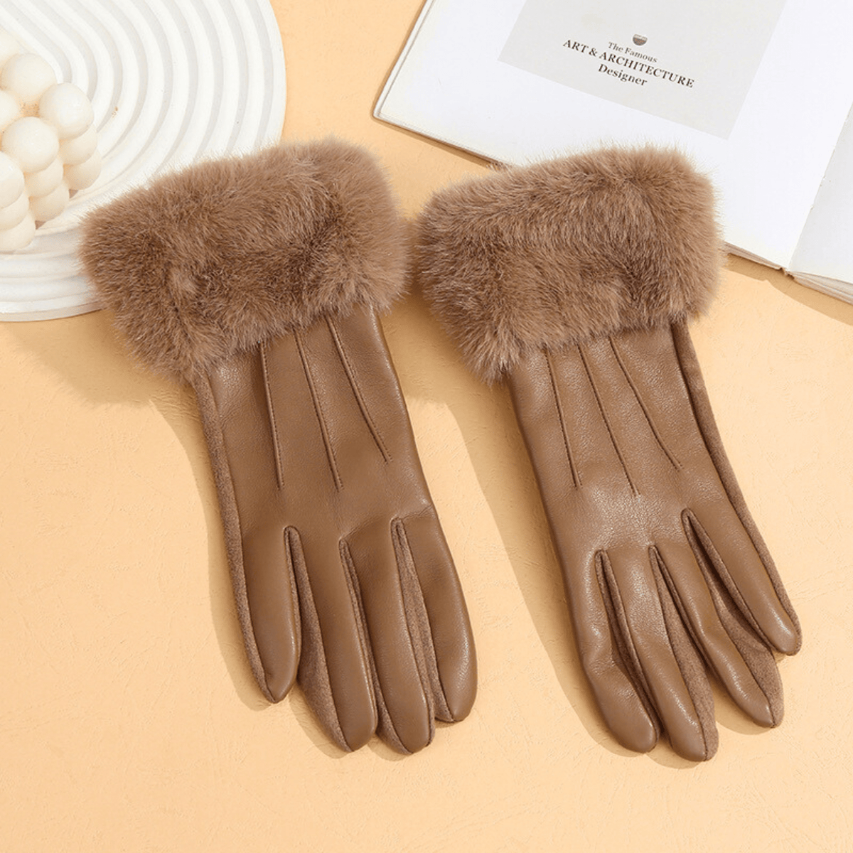 The Valeria Glove