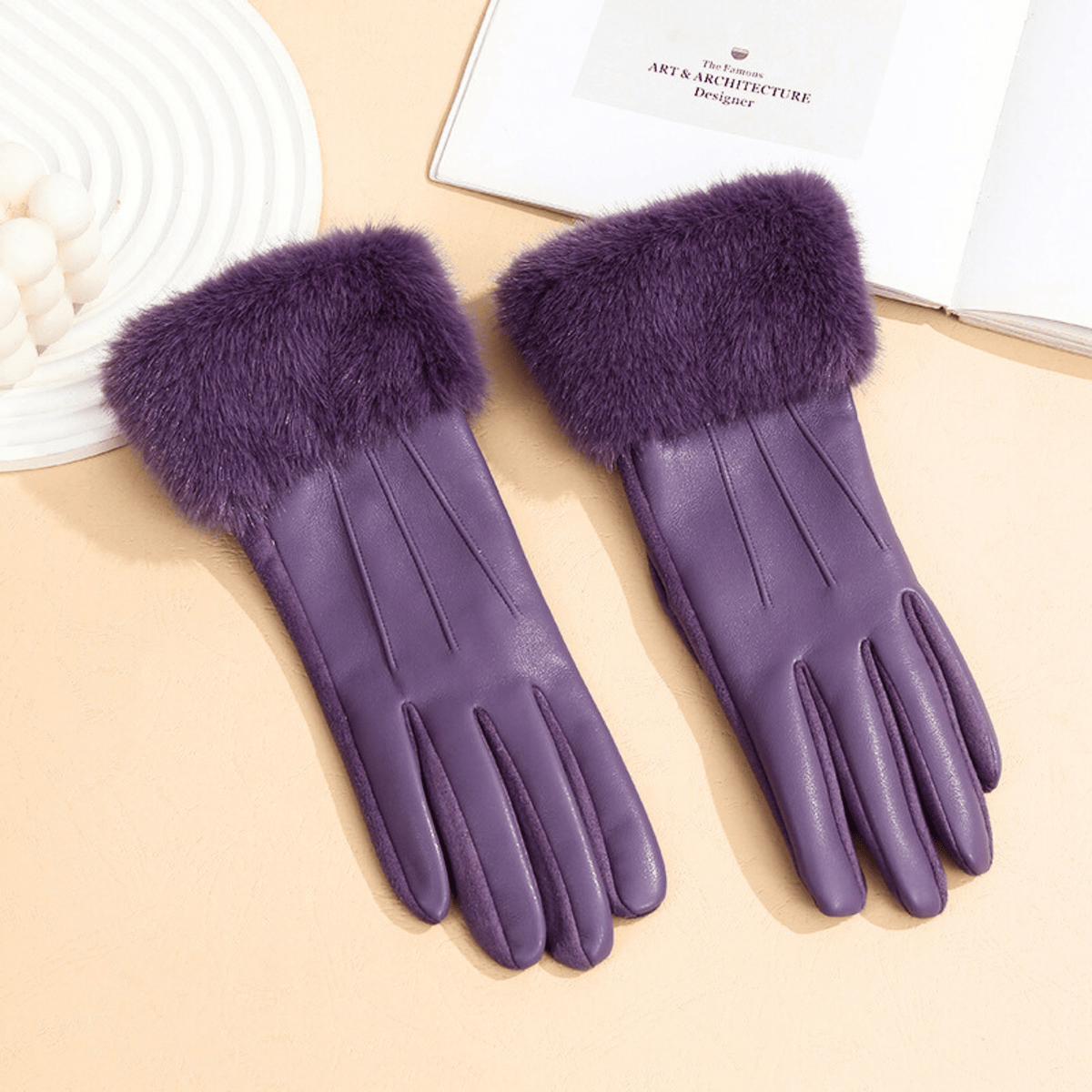 The Valeria Glove