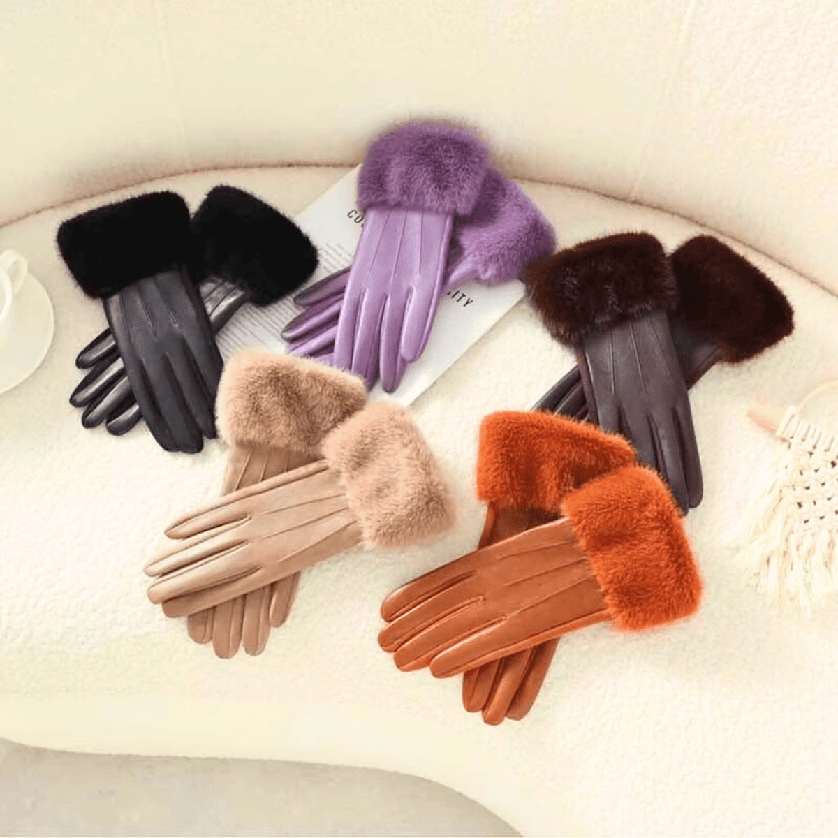 The Valeria Glove