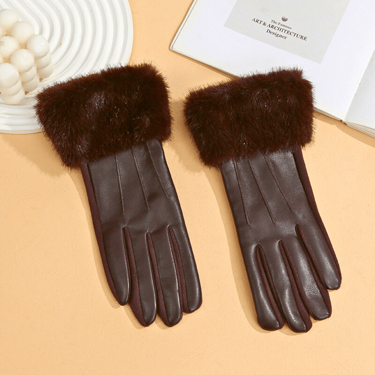 The Valeria Glove