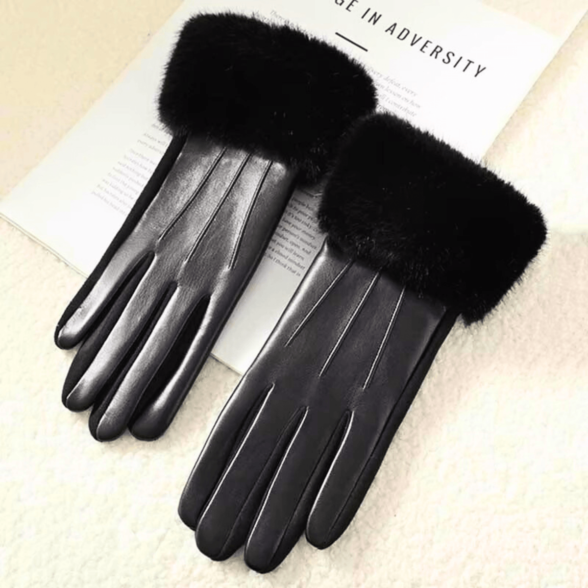 The Valeria Glove